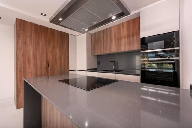 3 slaapkamer Appartement te huur in Nueva Alcántara, Marbella met zwembad garage - € 3.950 (Ref: 9875617)