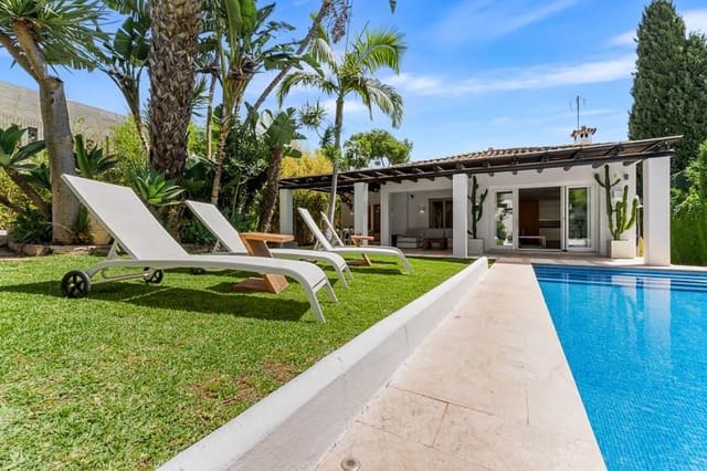 4 soveværelse Villa til leje i Guadalmina Alta, Marbella med swimmingpool garage - € 8.000 (Ref: 9877799)