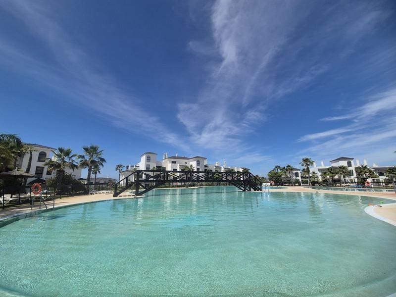 2 sypialnia Apartament do wynajęcia w Estepona z basenem garażem - 2 950 € (Ref: 9877801)
