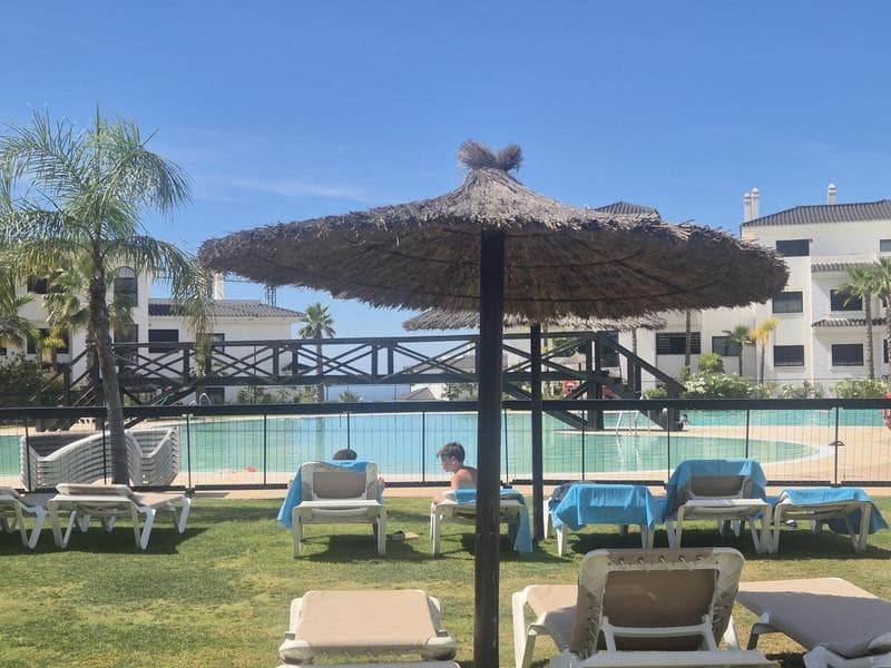 2 sypialnia Apartament do wynajęcia w Estepona z basenem garażem - 2 950 € (Ref: 9877801)