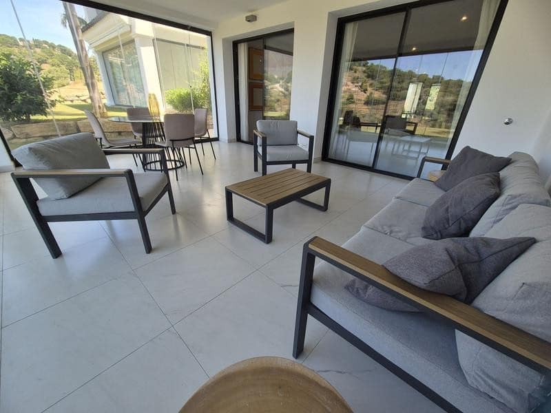 2 sypialnia Apartament do wynajęcia w Estepona z basenem garażem - 2 950 € (Ref: 9877801)