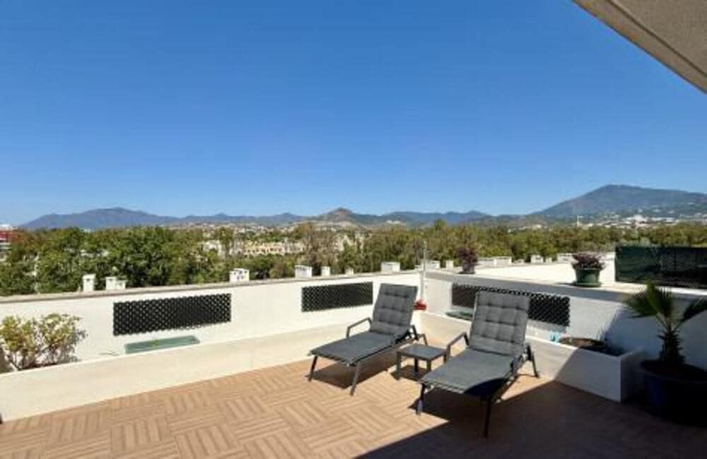 3 soveværelse Penthouse til salg i Guadalmina med swimmingpool garage - € 595.000 (Ref: 9877802)
