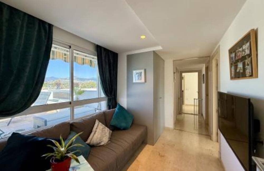 3 soveværelse Penthouse til salg i Guadalmina med swimmingpool garage - € 595.000 (Ref: 9877802)