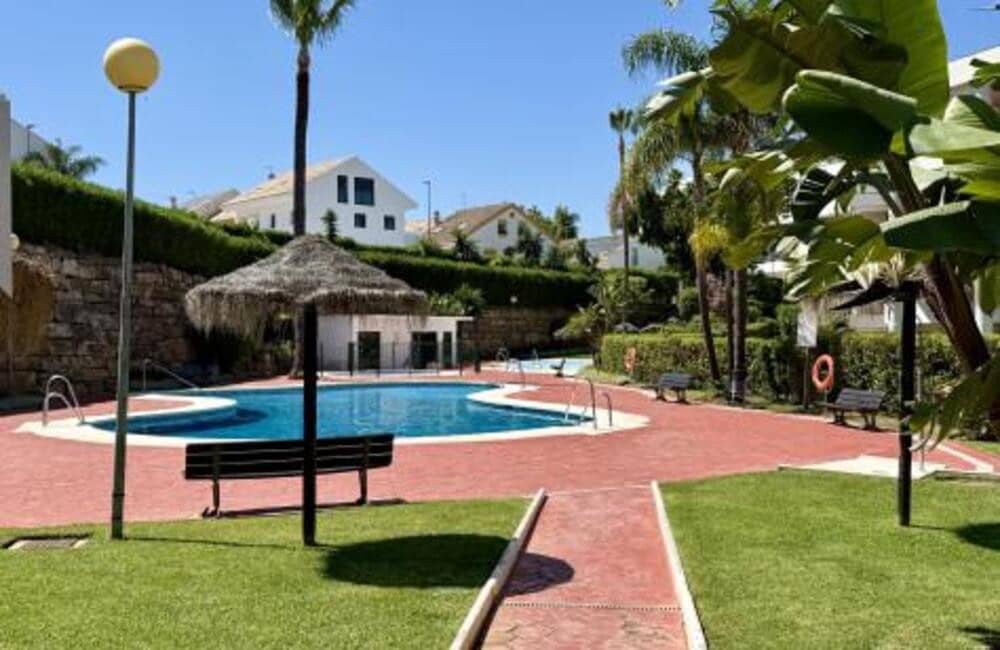 3 soveværelse Penthouse til salg i Guadalmina med swimmingpool garage - € 595.000 (Ref: 9877802)