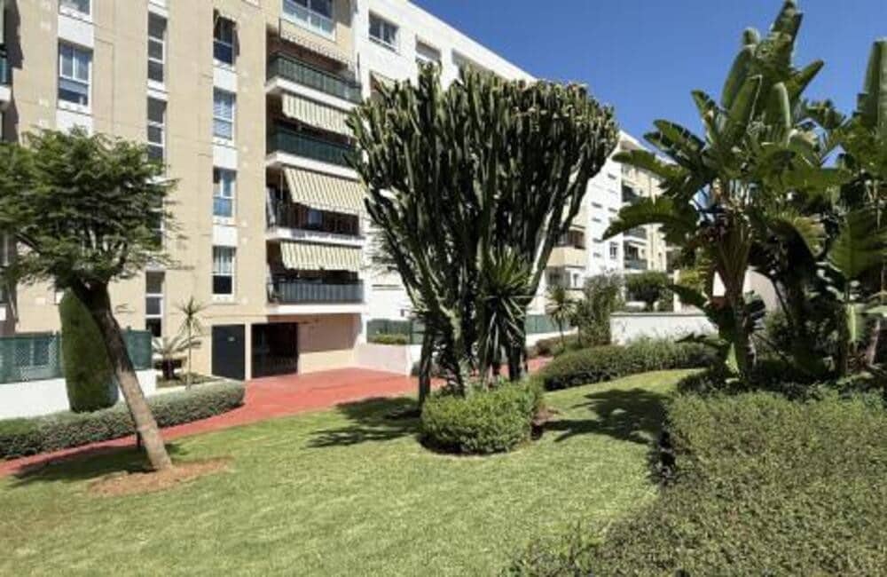 3 soveværelse Penthouse til salg i Guadalmina med swimmingpool garage - € 595.000 (Ref: 9877802)