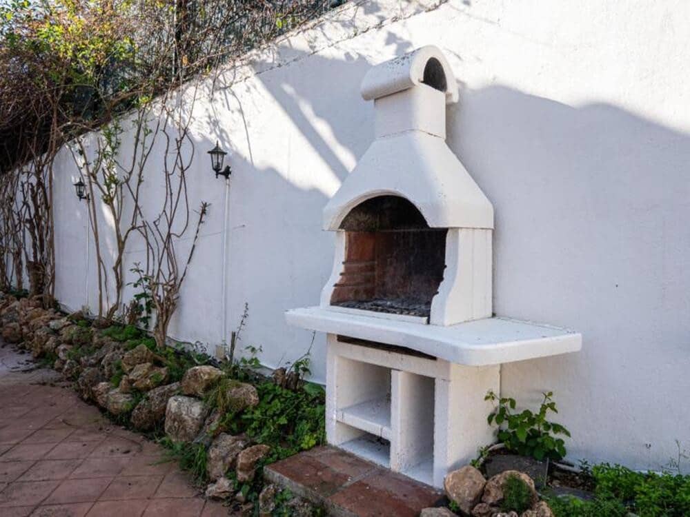 4 soverom Villa til salgs i Nueva Andalucia med svømmebasseng garasje - € 1 995 000 (Ref: 9877804)