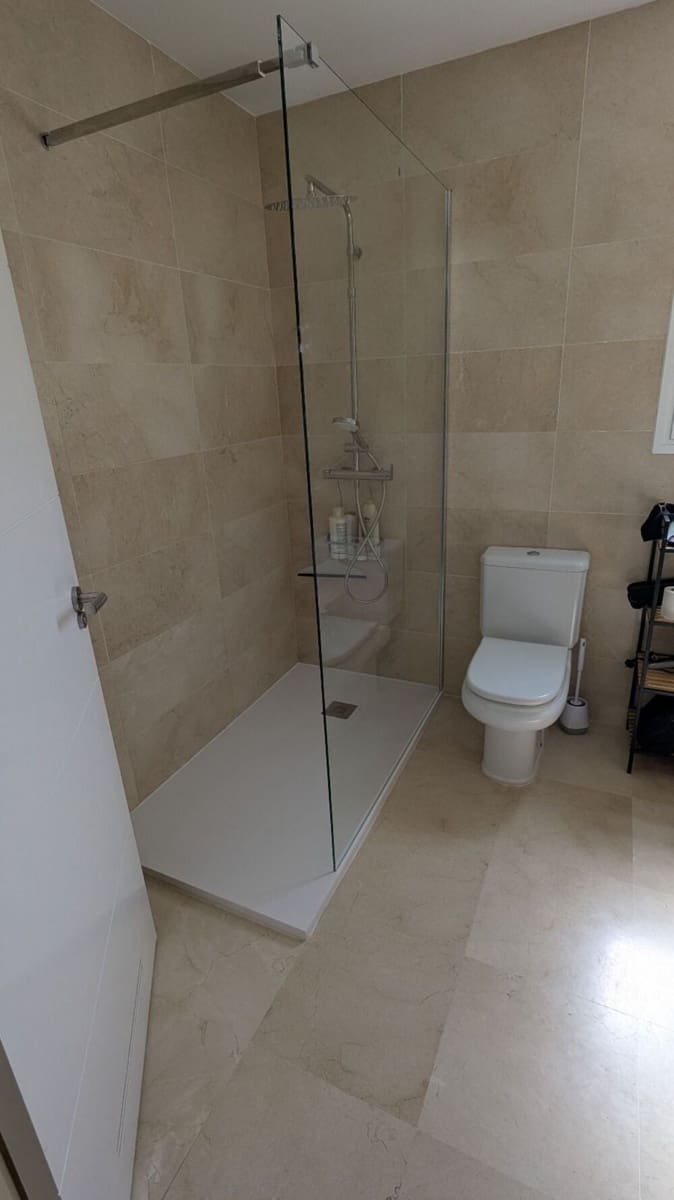 2 soverom Leilighet til leie i Marbella med svømmebasseng garasje - € 1 750 (Ref: 9877807)