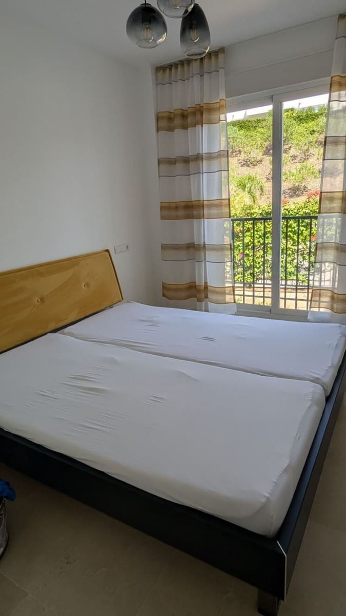2 soverom Leilighet til leie i Marbella med svømmebasseng garasje - € 1 750 (Ref: 9877807)