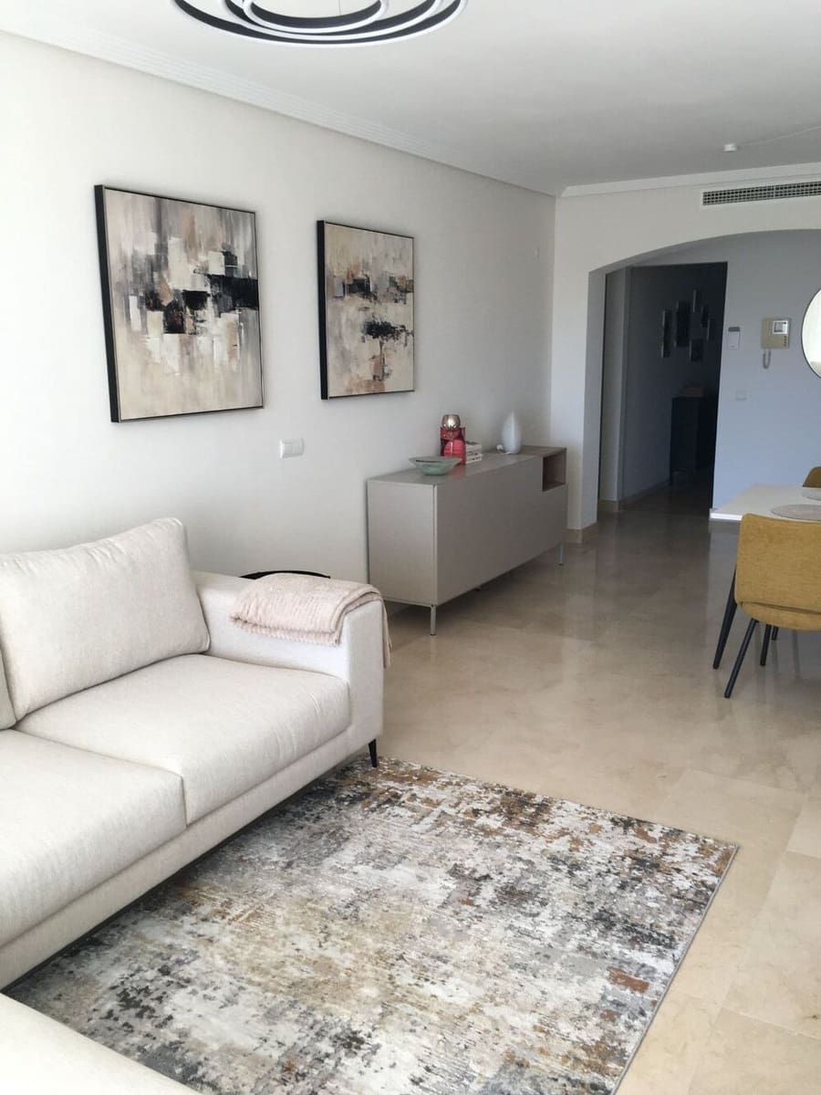 2 soverom Leilighet til leie i Marbella med svømmebasseng garasje - € 1 750 (Ref: 9877807)