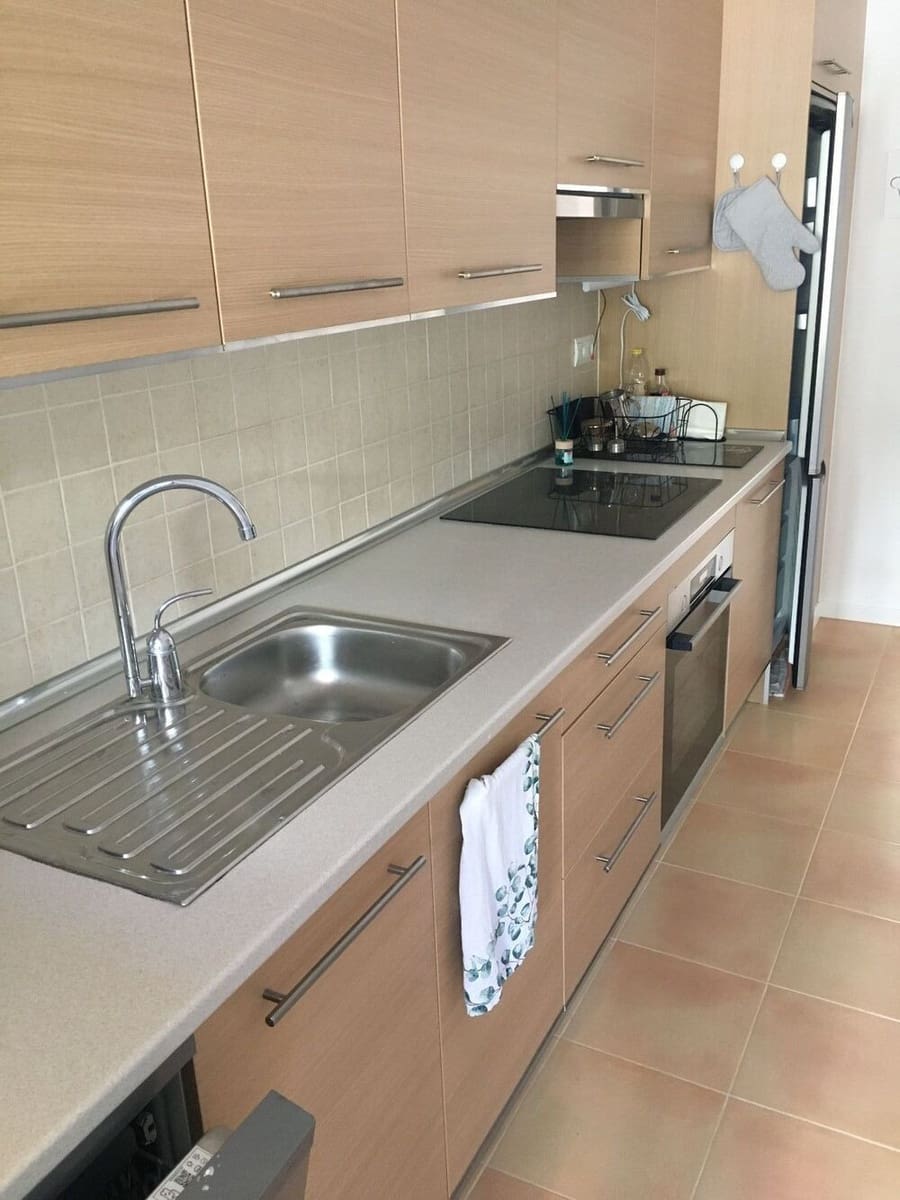 2 soverom Leilighet til leie i Marbella med svømmebasseng garasje - € 1 750 (Ref: 9877807)