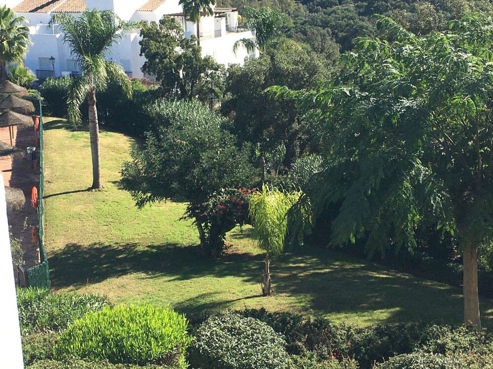 2 soverom Leilighet til leie i Marbella med svømmebasseng garasje - € 1 750 (Ref: 9877807)