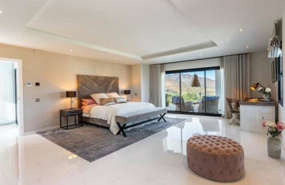 4 soverom Villa til salgs i Mijas Costa med svømmebasseng garasje - € 2 395 000 (Ref: 9880511)