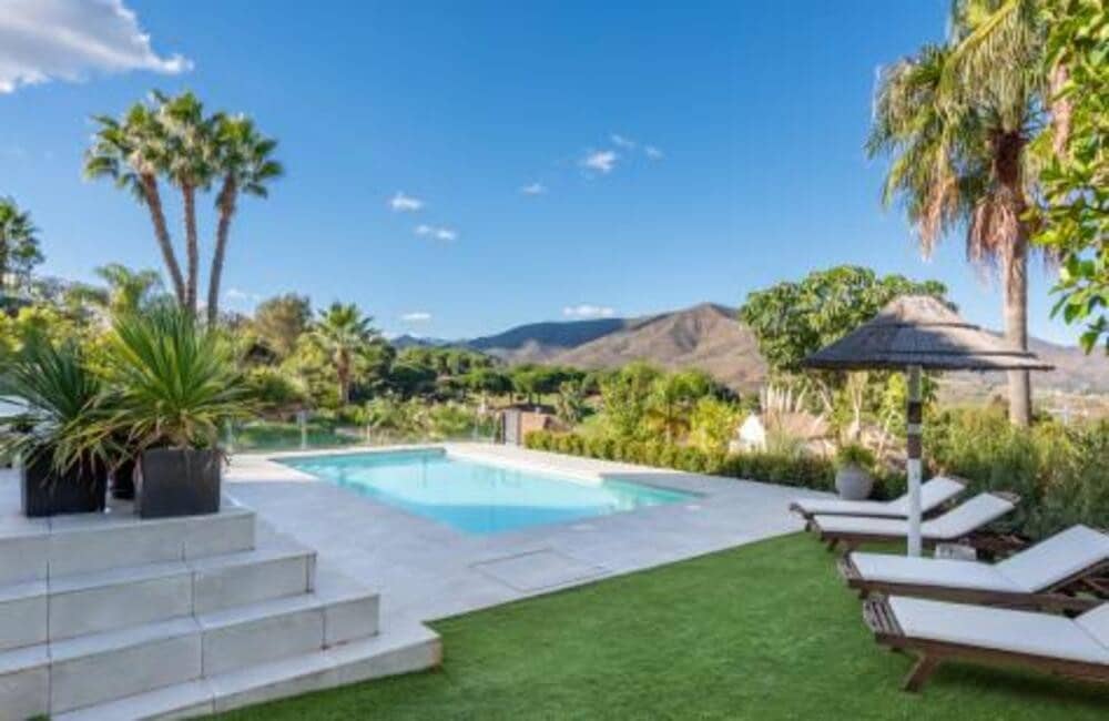 4 soverom Villa til salgs i Mijas Costa med svømmebasseng garasje - € 2 395 000 (Ref: 9880511)