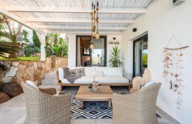 4 soverom Villa til salgs i Mijas Costa, Mijas med svømmebasseng garasje - € 2 395 000 (Ref: 9880511)