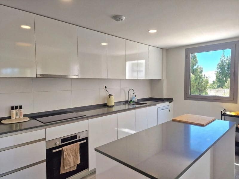 2 bedroom Apartment for rent in Mijas Costa with pool garage - € 2,500 (Ref: 9880512)