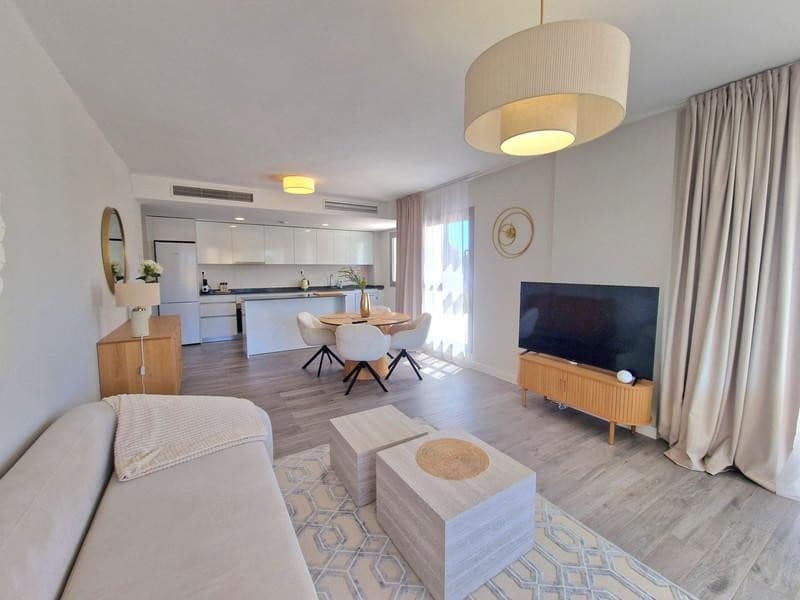 2 bedroom Apartment for rent in Mijas Costa with pool garage - € 2,500 (Ref: 9880512)