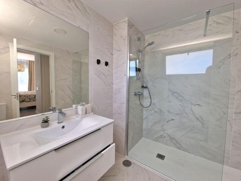 2 bedroom Apartment for rent in Mijas Costa with pool garage - € 2,500 (Ref: 9880512)