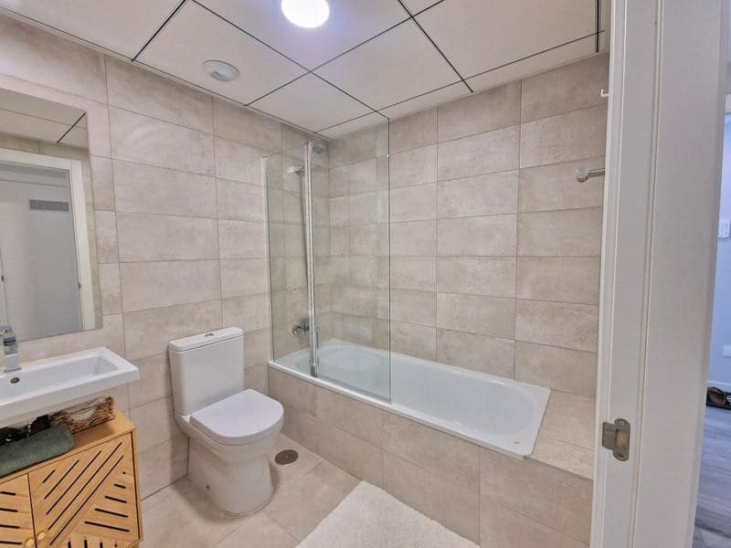 2 bedroom Apartment for rent in Mijas Costa with pool garage - € 2,500 (Ref: 9880512)