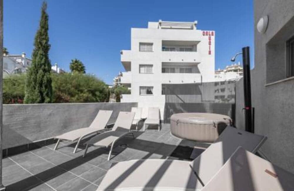 2 sypialnia Penthouse na sprzedaż w Riviera del Sol z basenem garażem - 375 000 € (Ref: 9880513)