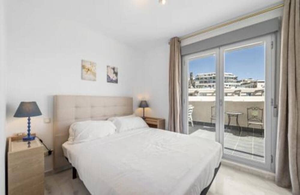2 sypialnia Penthouse na sprzedaż w Riviera del Sol z basenem garażem - 375 000 € (Ref: 9880513)