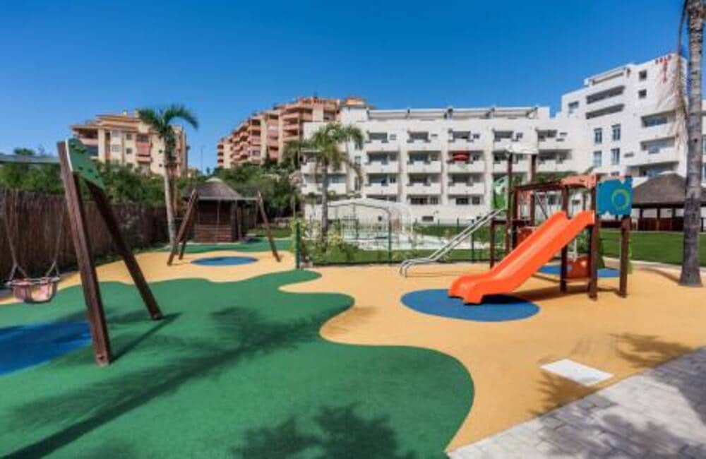 2 sypialnia Penthouse na sprzedaż w Riviera del Sol z basenem garażem - 375 000 € (Ref: 9880513)