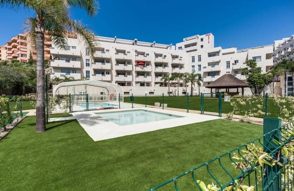 2 sypialnia Penthouse na sprzedaż w Riviera del Sol z basenem garażem - 375 000 € (Ref: 9880513)
