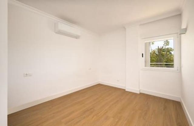 2 sovrum Lägenhet till salu i Atalaya-Isdabe, Estepona med pool garage - 379 000 € (Ref: 9880515)