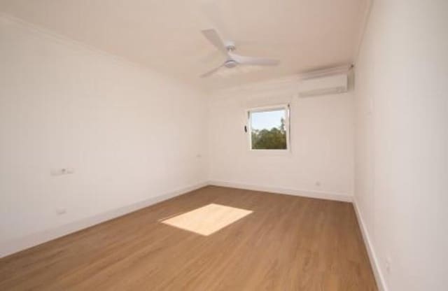 2 sovrum Lägenhet till salu i Atalaya-Isdabe, Estepona med pool garage - 379 000 € (Ref: 9880515)