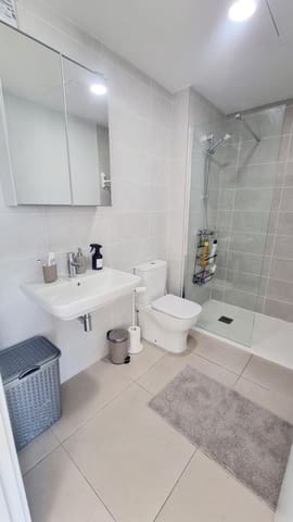 1 makuuhuone Kattohuoneisto vuokrattavana paikassa Centro, Estepona mukana uima-altaan 
autotalli - 1 750 € (Ref: 9883924)