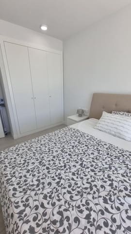 1 makuuhuone Kattohuoneisto vuokrattavana paikassa Centro, Estepona mukana uima-altaan 
autotalli - 1 750 € (Ref: 9883924)