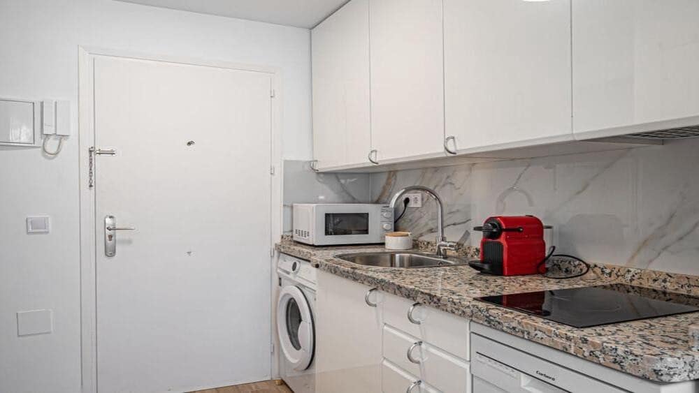 1 bedroom Apartment for rent in Marbella - € 1,650 (Ref: 9883925)