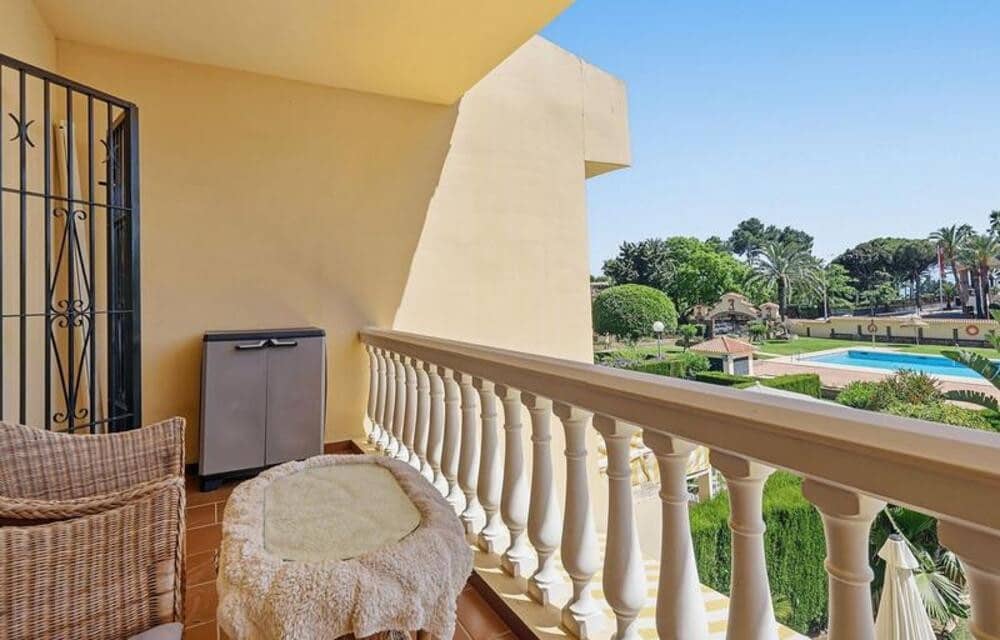 2 soveværelse Byhus til salg i Torrequebrada med swimmingpool garage - € 435.000 (Ref: 9883927)