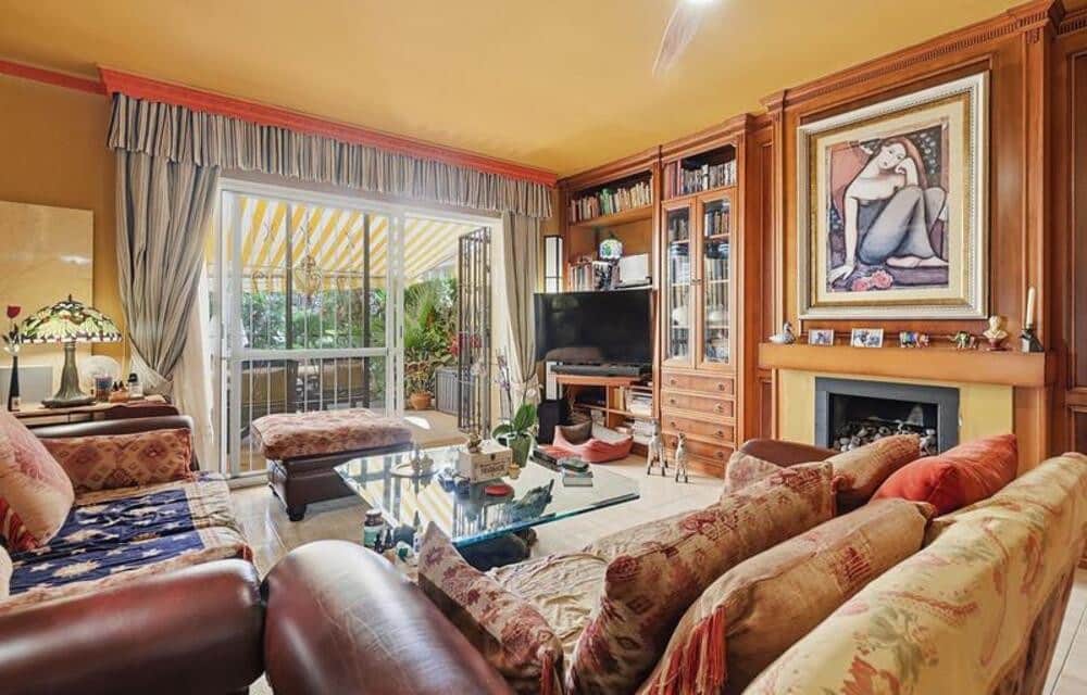 2 soveværelse Byhus til salg i Torrequebrada med swimmingpool garage - € 435.000 (Ref: 9883927)
