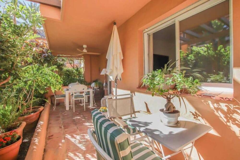 2 soverom Leilighet til salgs i Marbella med svømmebasseng garasje - € 580 000 (Ref: 9883928)