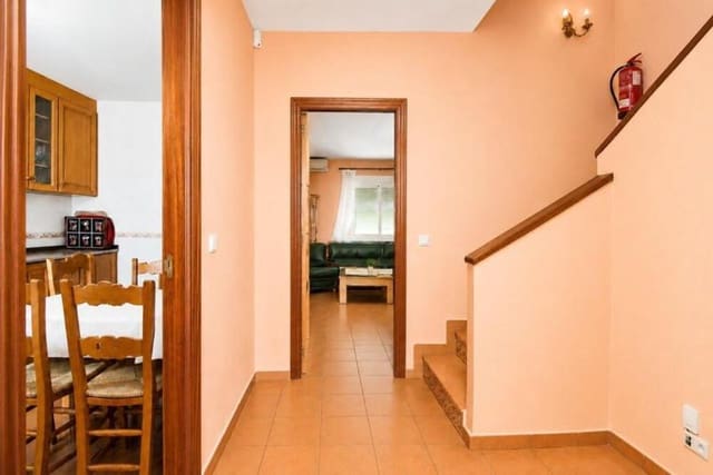 4 slaapkamer Halfvrijstaande villa te koop in San Pedro de Alcántara Pueblo, Marbella met garage - € 695.000 (Ref: 9883929)