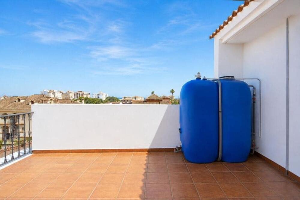 4 slaapkamer Halfvrijstaande villa te koop in San Pedro de Alcantara met garage - € 695.000 (Ref: 9883929)