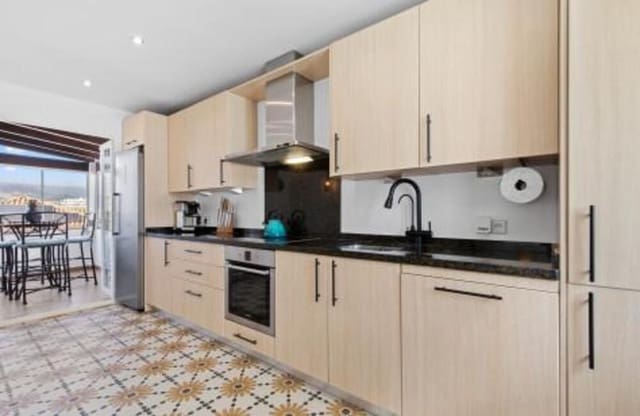 3 makuuhuone Omakotitalo myytävänä paikassa Guadalmina Alta, Marbella mukana 
autotalli - 760 000 € (Ref: 9883930)