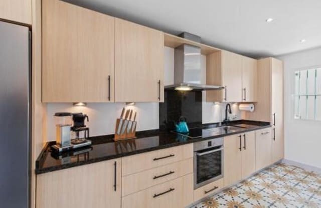 3 makuuhuone Omakotitalo myytävänä paikassa Guadalmina Alta, Marbella mukana 
autotalli - 760 000 € (Ref: 9883930)