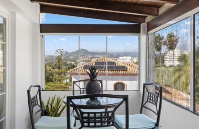 3 makuuhuone Omakotitalo myytävänä paikassa Guadalmina Alta, Marbella mukana 
autotalli - 760 000 € (Ref: 9883930)