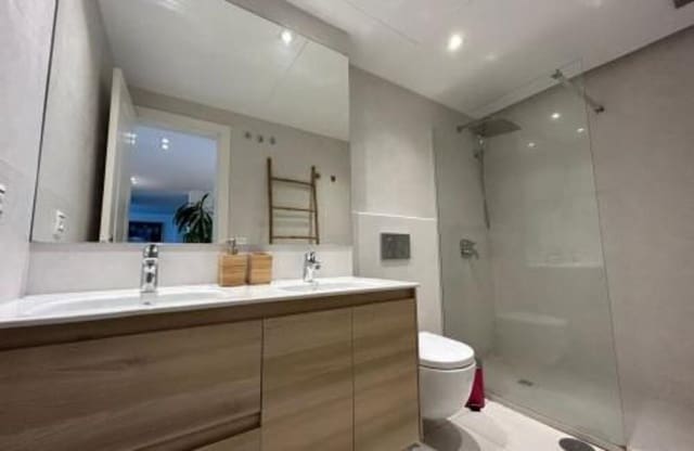 3 quarto Penthouse para venda em Lomas De Marbella, Marbella com piscina garagem - 675 000 € (Ref: 9883931)