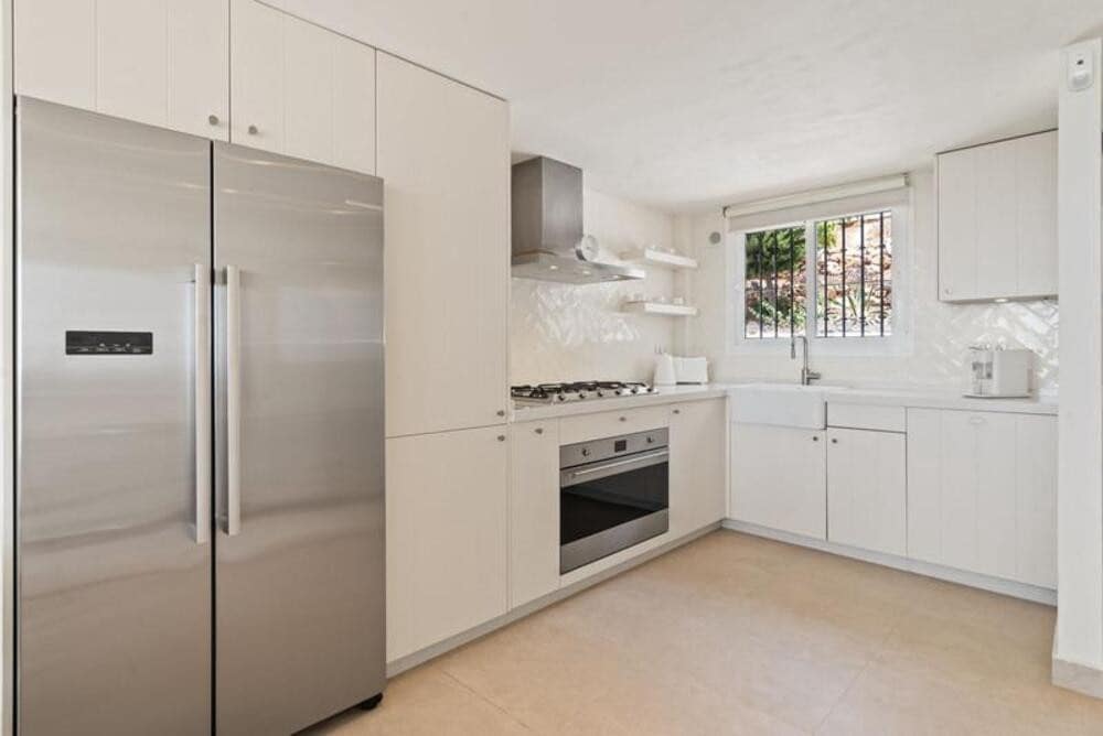 2 slaapkamer Appartement te koop in Marbella met zwembad garage - € 550.000 (Ref: 9883932)