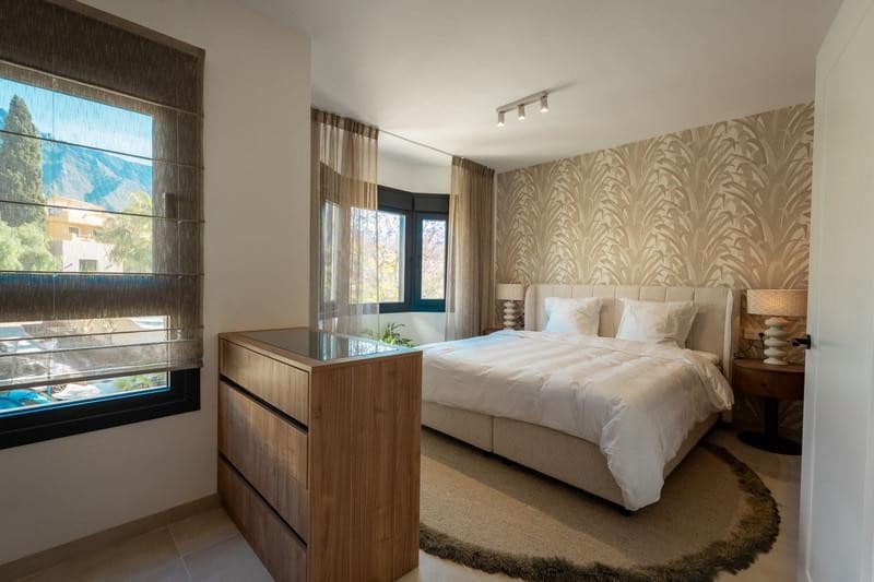 3 sypialnia Dom do wynajęcia w Marbella z basenem garażem - 10 000 € (Ref: 9883934)