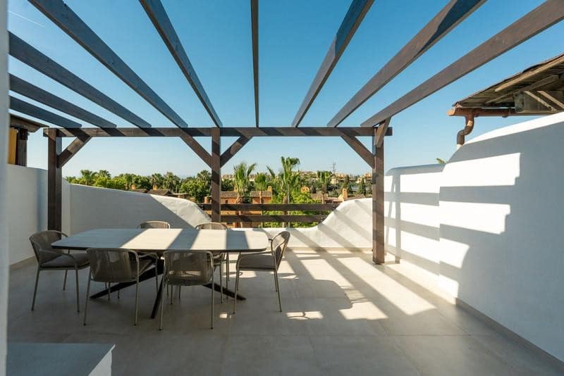 3 sypialnia Dom do wynajęcia w Marbella z basenem garażem - 10 000 € (Ref: 9883934)