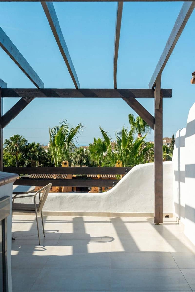 3 sypialnia Dom do wynajęcia w Marbella z basenem garażem - 10 000 € (Ref: 9883934)