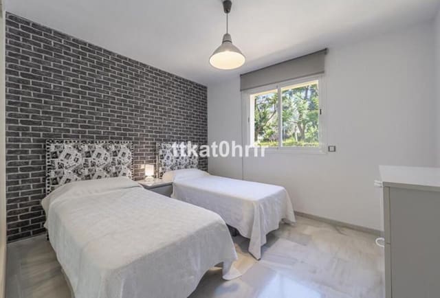 Appartement de 2 chambres à louer à Lomas De Marbella, Marbella - 2 500 € (Ref: 9889664)