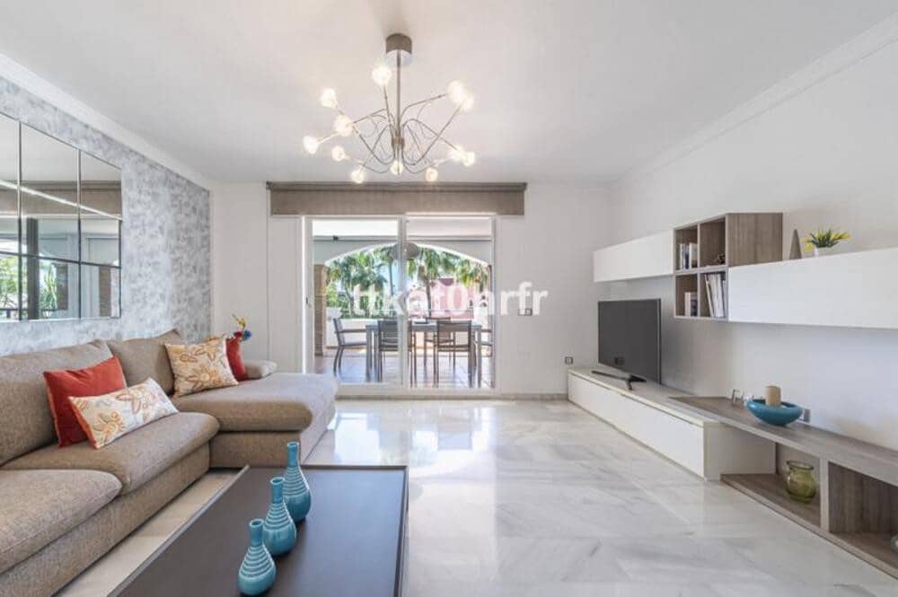 2 makuuhuone Huoneisto lomavuokrausta paikassa Marbella mukana uima-altaan 
autotalli - 2 450 € (Ref: 9889665)