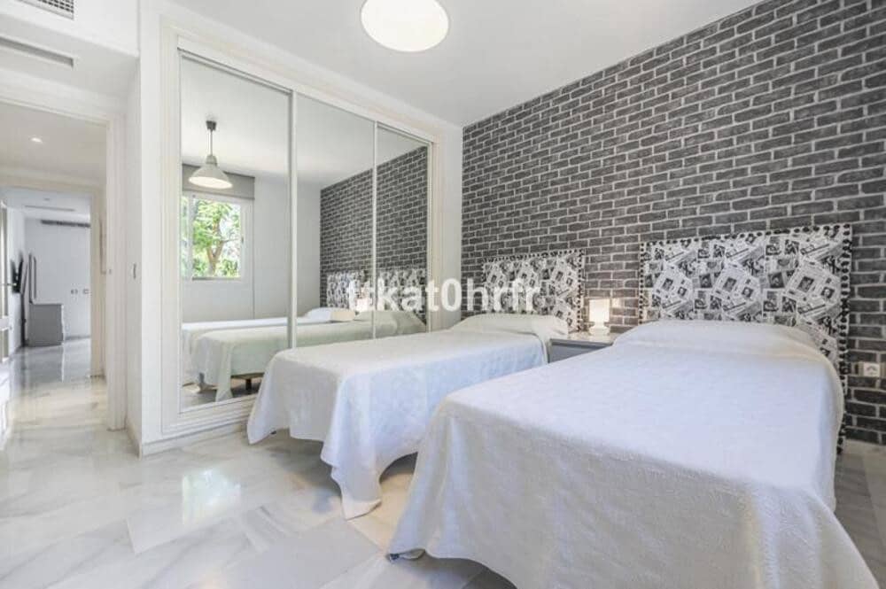 2 makuuhuone Huoneisto lomavuokrausta paikassa Marbella mukana uima-altaan 
autotalli - 2 450 € (Ref: 9889665)