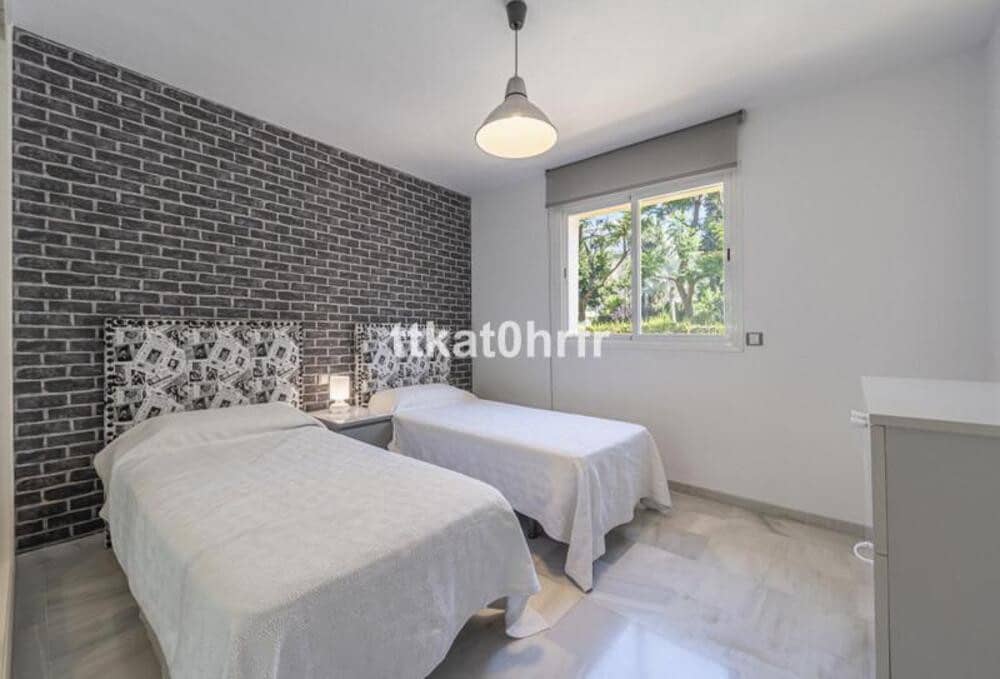 2 makuuhuone Huoneisto lomavuokrausta paikassa Marbella mukana uima-altaan 
autotalli - 2 450 € (Ref: 9889665)