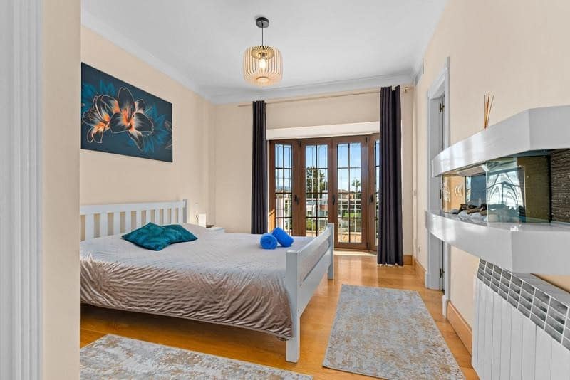 6 sypialnia Willa do wynajęcia w Marbella z basenem garażem - 14 000 € (Ref: 9889669)