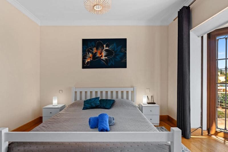 6 sypialnia Willa do wynajęcia w Marbella z basenem garażem - 14 000 € (Ref: 9889669)